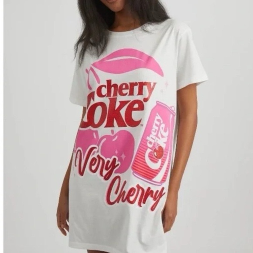 NWT SKINNYDIP LONDON CHERRY 🍒 COCA COLA SLEEP T-SHIRT X-Small